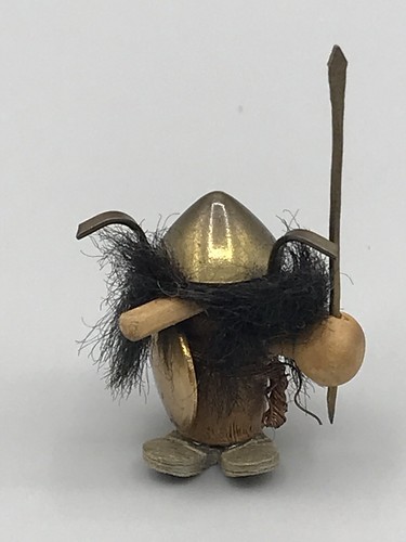 Kleine designer figur brosche - designer,